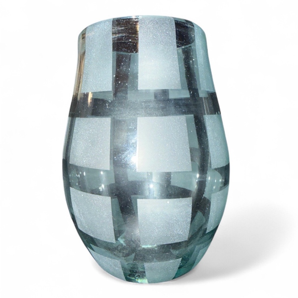 Elegant‎ Glass Vase Stray Dog Imports